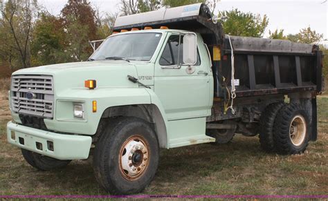 not sure when they stop putting the 6. . 1991 ford f700 dump truck specs